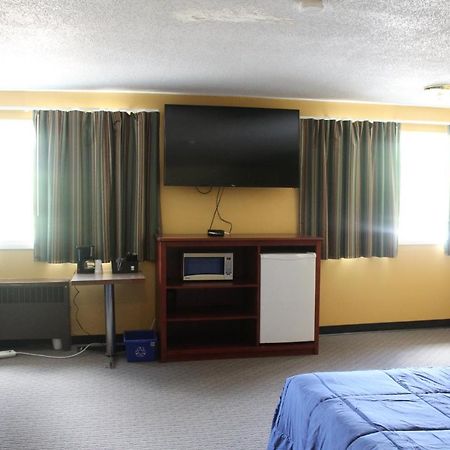 Esterhazy Motor Hotel Экстерьер фото