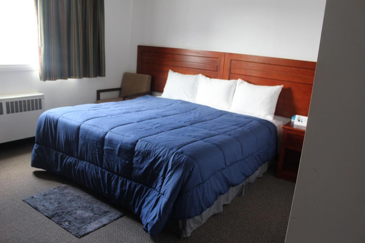 Esterhazy Motor Hotel Экстерьер фото