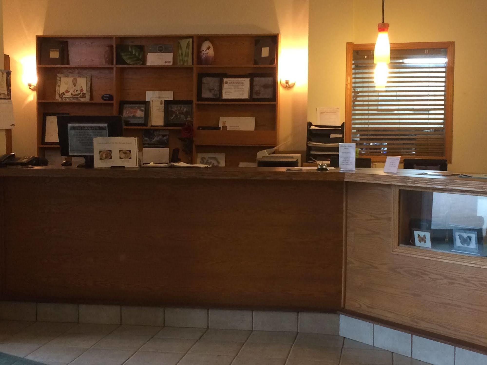 Esterhazy Motor Hotel Экстерьер фото